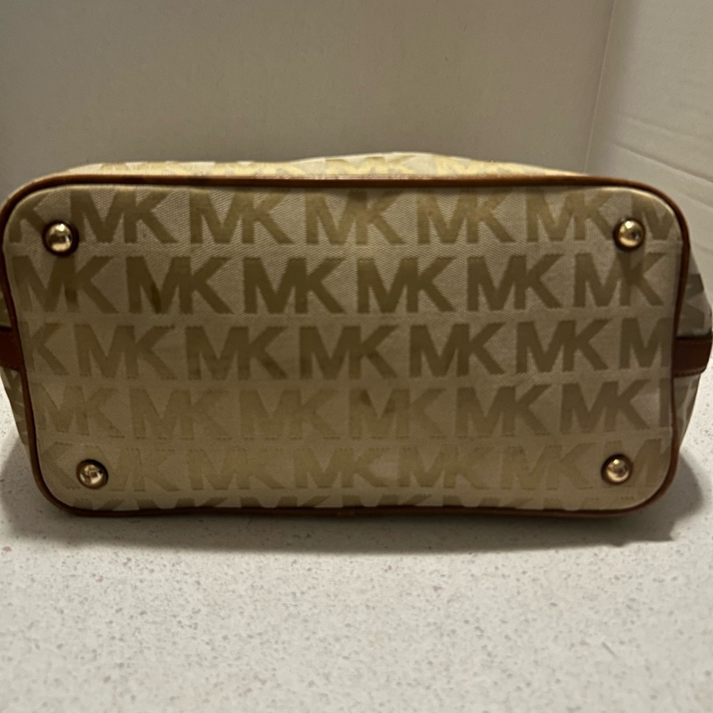 Michael Kors Tan and Brown Signature Tote - Picture 6 of 11
